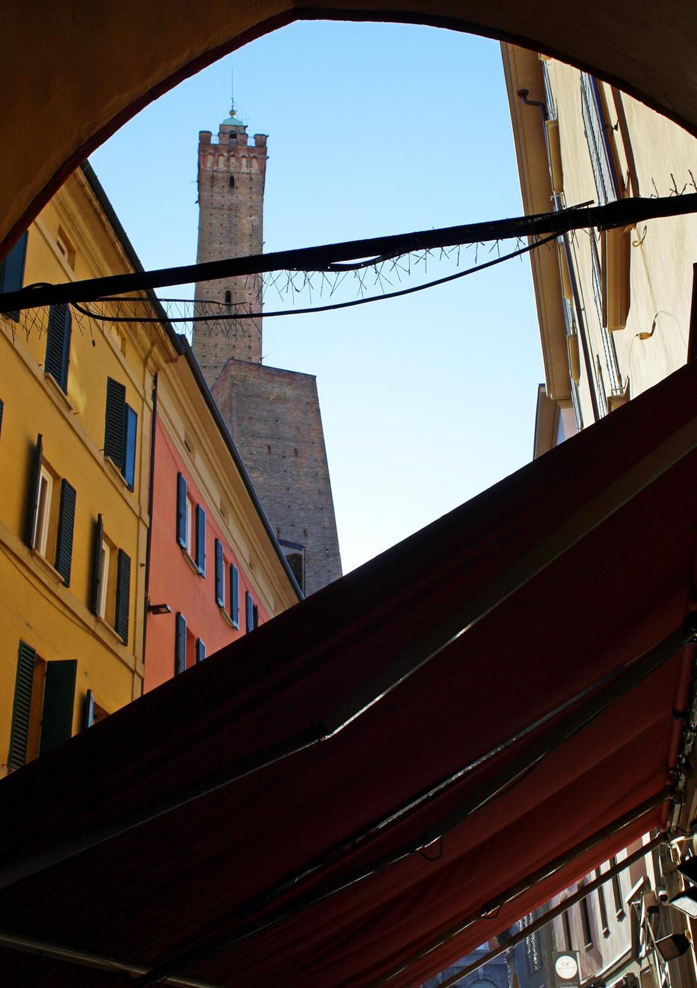 Appartamento Alle Due Torri Bologna Exterior foto